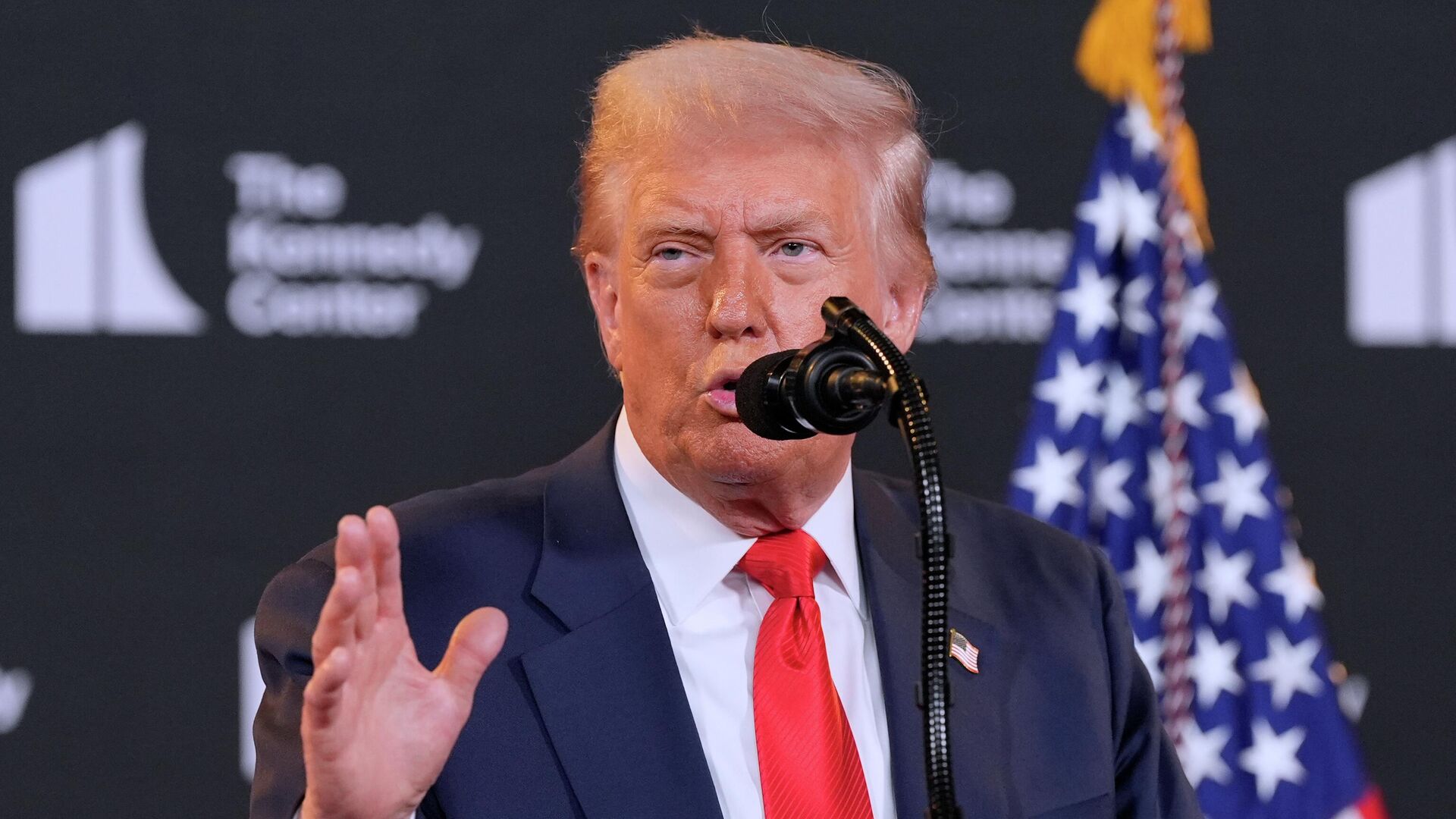 Bloomberg: Трамп позвонил Орбану после встречи с европейскими лидерами